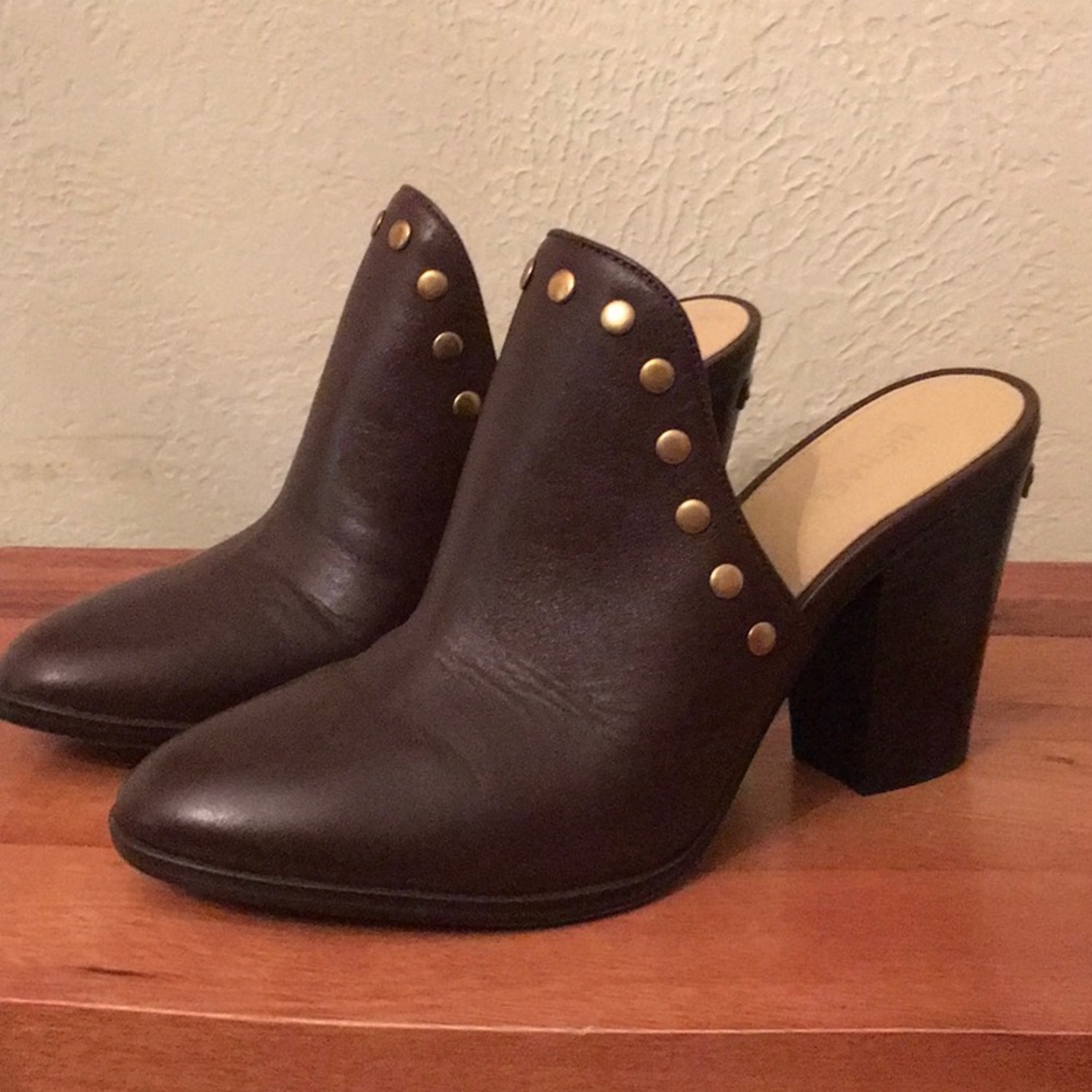 Beautiful Michael Kors mules. Worn once.